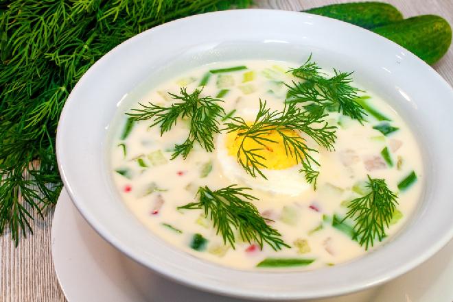 Zupa koperkowa z jajkiem z menu beszamel