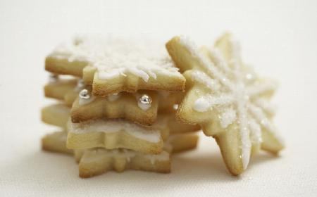 Ciasteczka świąteczne: przepis na cytrynowe gwiazdki z kremem