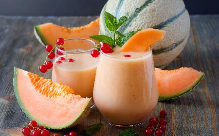 Smoothie: melon, porzeczka i jogurt
