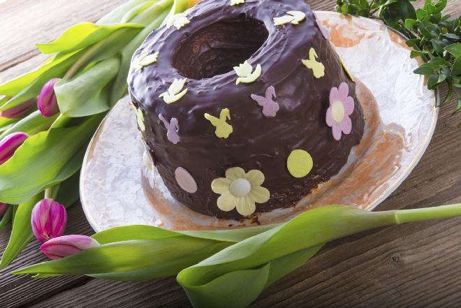 Oryginalna babka wielkanocna - przepis na dwukolorowe ciasto wielkanocne