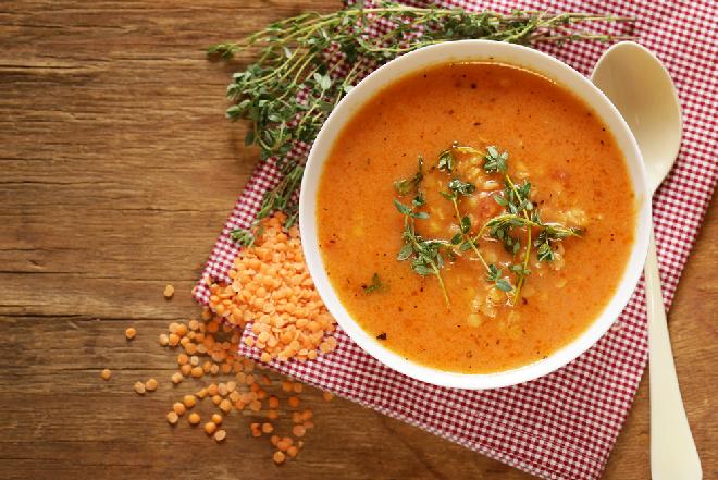 Zupa z czerwonej soczewicy z menu beszamel