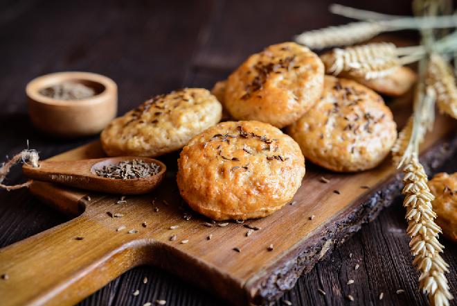 Ekpresowe, słone pączki z kminkiem