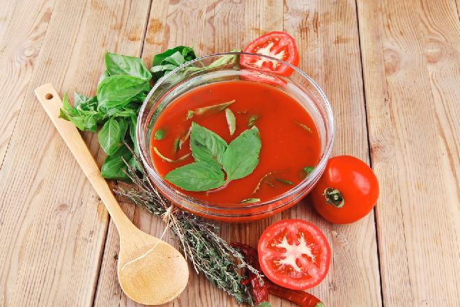 Krem pomidorowy z tymiankiem z menu beszamel