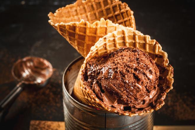 Domowe lody czekoladowe w 15 minut: tylko 3 składniki!