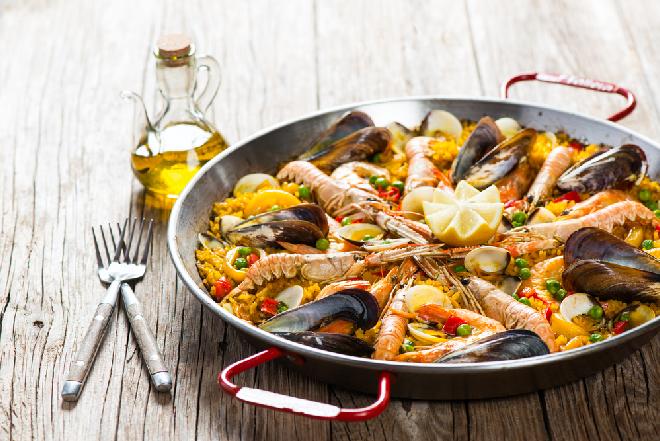 Hiszpańska paella z owocami morza